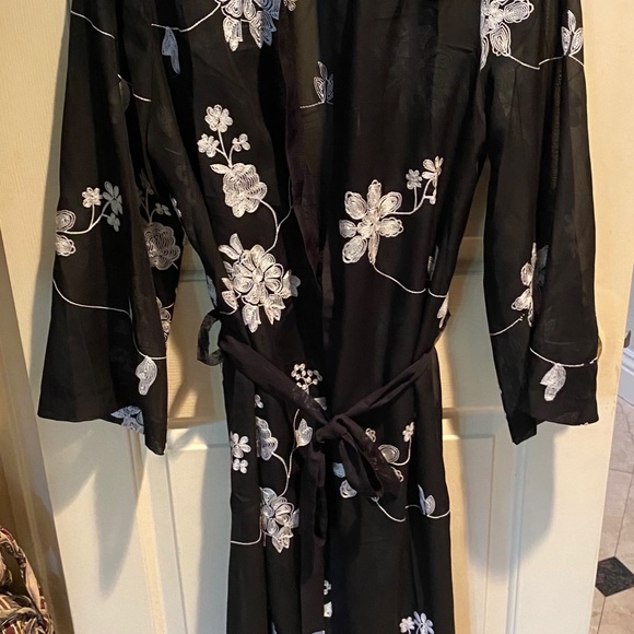 Long Floral long robe black white small- medium - Picture 4 of 4